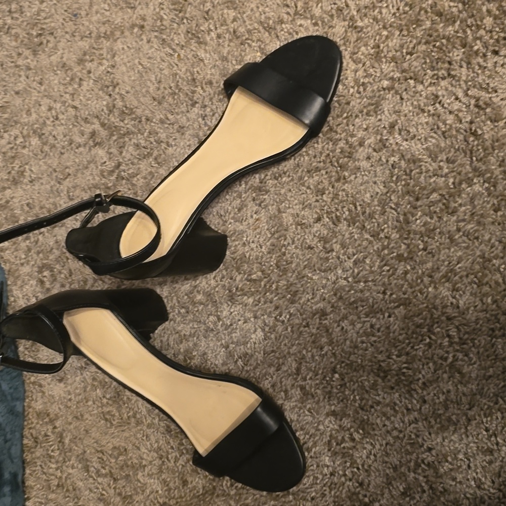 Women's healed sandals size10 medium